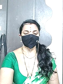 Snapshot of Leela_555 chatting on 05.29.26 Leela 555 online show from 05.29.26