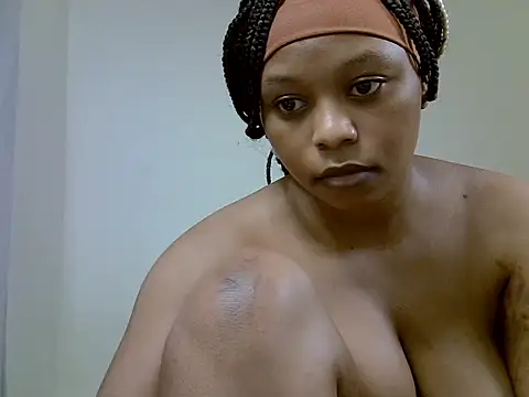 Snapshot of BIGASS_DIANAH chatting on 06.25.26 BIGASS DIANAH online show from 06.25.26