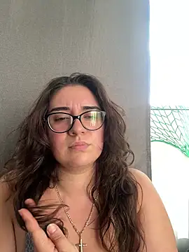 Snapshot of CurvyyMomy chatting on 07.24.26 CurvyyMomy online show from 07.24.26