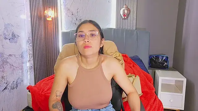 Snapshot of adaira31 chatting on 06.16.26 adaira31 online show from 06.16.26