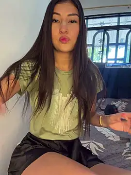 Snapshot of Aylin-fire chatting on 07.04.26 Aylin-fire online show from 07.04.26
