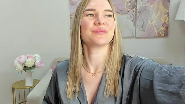 Snapshot of RoxyReignn chatting on 06.11.26 RoxyReignn online show from 06.11.26