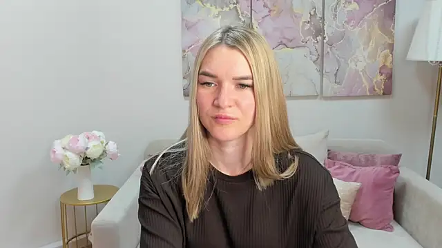 Snapshot of RoxyReignn chatting on 07.03.26 RoxyReignn online show from 07.03.26