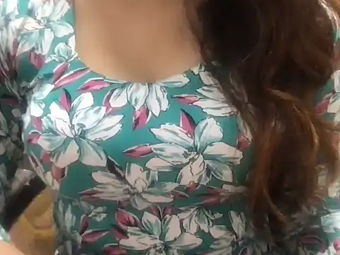 Snapshot of Avneet_ chatting on 06.15.26 Avneet online show from 06.15.26