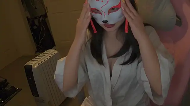 Snapshot of Wifey-Kiki chatting on 05.26.26 Wifey-Kiki online show from 05.26.26