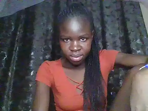 Snapshot of small_diva chatting on 05.30.26 small diva online show from 05.30.26