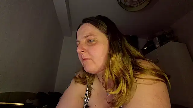 Snapshot of JessicaBake chatting on 06.18.26 JessicaBake online show from 06.18.26
