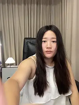 Snapshot of Luckysisi-s chatting on 06.20.26 Luckysisi-s online show from 06.20.26