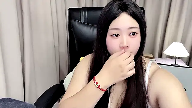 Snapshot of Luckysisi-s chatting on 06.22.26 Luckysisi-s online show from 06.22.26