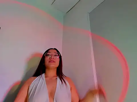 Snapshot of AdharaRose_Rs chatting on 06.29.26 AdharaRose Rs online show from 06.29.26