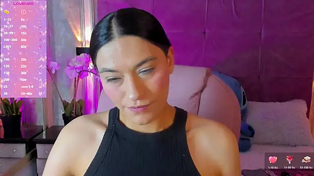 Snapshot of Stushaa chatting on 06.13.26 Stushaa online show from 06.13.26