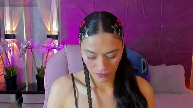 Snapshot of Stushaa chatting on 06.14.26 Stushaa online show from 06.14.26