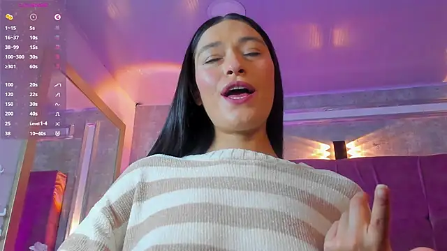 Snapshot of Stushaa chatting on 06.18.26 Stushaa online show from 06.18.26