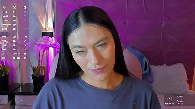 Snapshot of Stushaa chatting on 06.19.26 Stushaa online show from 06.19.26