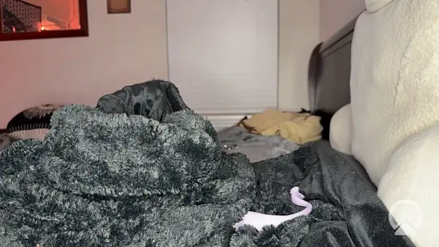 Snapshot of Tikisweetz25 chatting on 07.12.26 Tikisweetz25 online show from 07.12.26