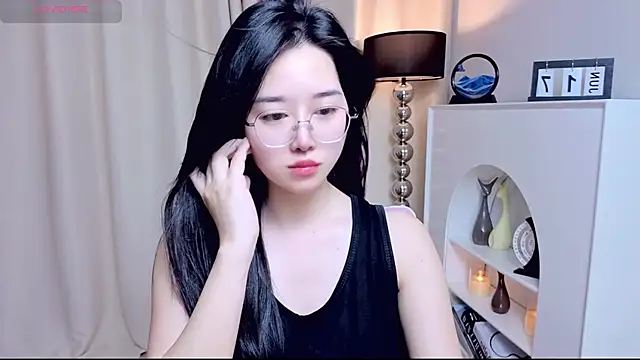 Snapshot of miuu6868 chatting on 06.17.26 miuu6868 online show from 06.17.26