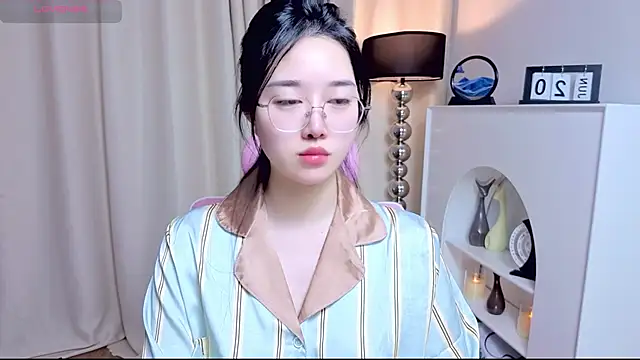 Snapshot of miuu6868 chatting on 06.20.26 miuu6868 online show from 06.20.26