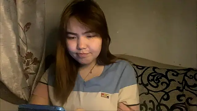Snapshot of Molly_Teddy chatting on 06.04.26 Molly Teddy online show from 06.04.26