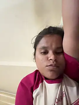 Snapshot of varsha_00 chatting on 05.30.26 varsha 00 online show from 05.30.26