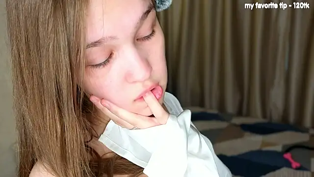 Snapshot of PlayfulMelly chatting on 06.25.26 PlayfulMelly online show from 06.25.26