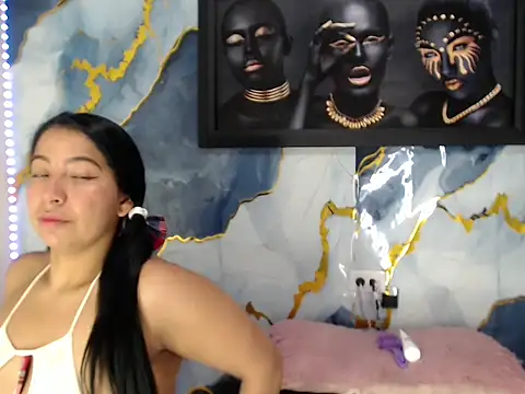 Snapshot of Yasmine_Tapias chatting on 06.18.26 Yasmine Tapias online show from 06.18.26