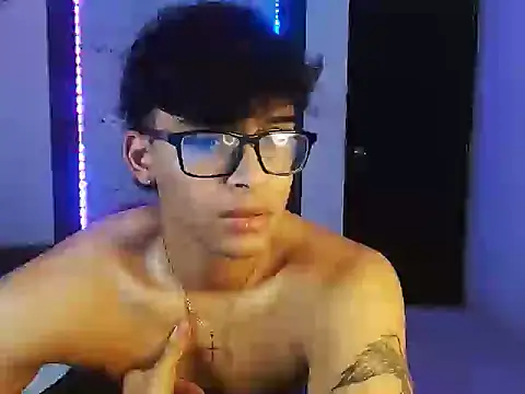 Snapshot of Mr_yisuzz chatting on 05.28.26 Mr yisuzz online show from 05.28.26