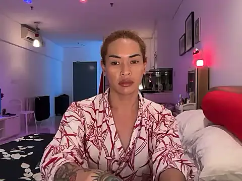 Snapshot of TsOlgaMarie chatting on 06.20.26 TsOlgaMarie online show from 06.20.26