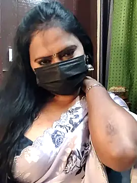 Snapshot of Meera_mia chatting on 05.29.26 Meera mia online show from 05.29.26