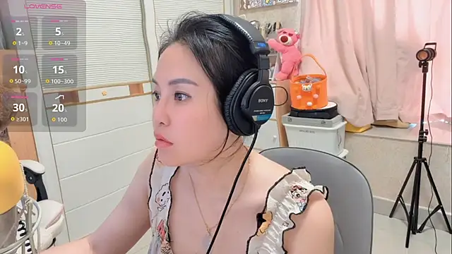 Snapshot of LisaQQQ chatting on 05.31.26 LisaQQQ online show from 05.31.26
