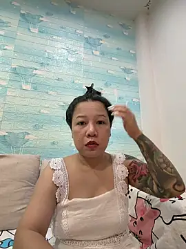 Snapshot of LINDA_HD chatting on 06.03.26 LINDA HD online show from 06.03.26
