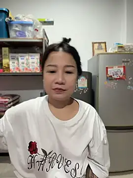 Snapshot of LINDA_HD chatting on 07.04.26 LINDA HD online show from 07.04.26