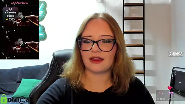Snapshot of JuliNy_x chatting on 06.03.26 JuliNy x online show from 06.03.26