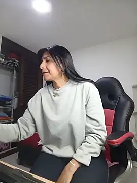 Snapshot of Samantha01_Rosse01 chatting on 06.15.26 Samantha01 Rosse01 online show from 06.15.26
