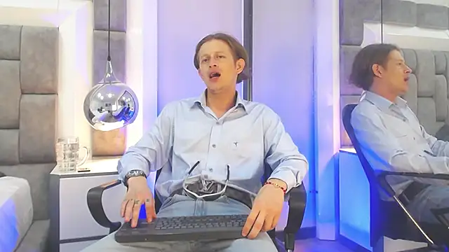 Snapshot of AnthonyStone_ chatting on 05.30.26 AnthonyStone online show from 05.30.26