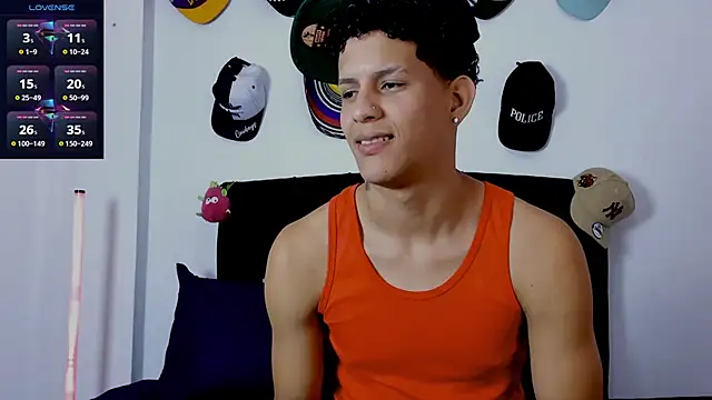Snapshot of theo_bigcock_ chatting on 06.16.26 theo bigcock online show from 06.16.26