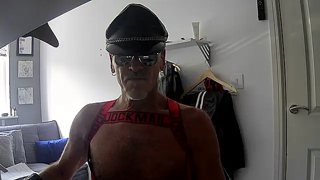Snapshot of NottsLeather chatting on 05.26.26 NottsLeather online show from 05.26.26