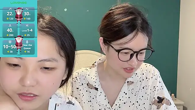 Snapshot of Acher-77 chatting on 05.27.26 Acher-77 online show from 05.27.26