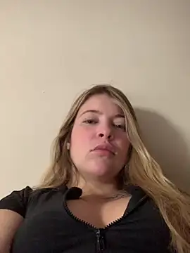 Snapshot of thania_bby chatting on 06.02.26 thania bby online show from 06.02.26