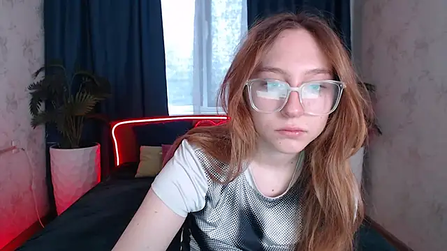 Snapshot of ModelGyrl chatting on 05.29.26 ModelGyrl online show from 05.29.26