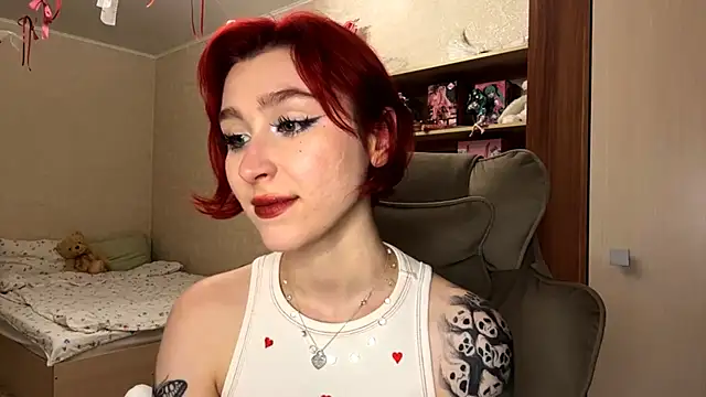 Snapshot of MartaCali chatting on 05.27.26 MartaCali online show from 05.27.26