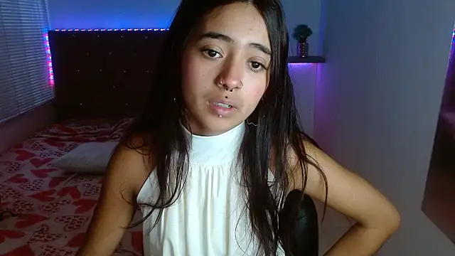 Snapshot of sofiacumgil chatting on 07.14.26 sofiacumgil online show from 07.14.26