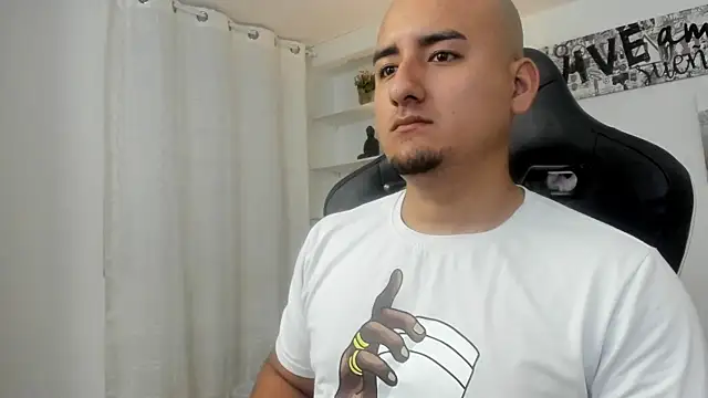 Snapshot of Elgranfranco24s chatting on 05.27.26 Elgranfranco24s online show from 05.27.26