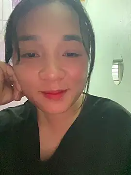 Snapshot of Luna-mi chatting on 05.30.26 Luna-mi online show from 05.30.26