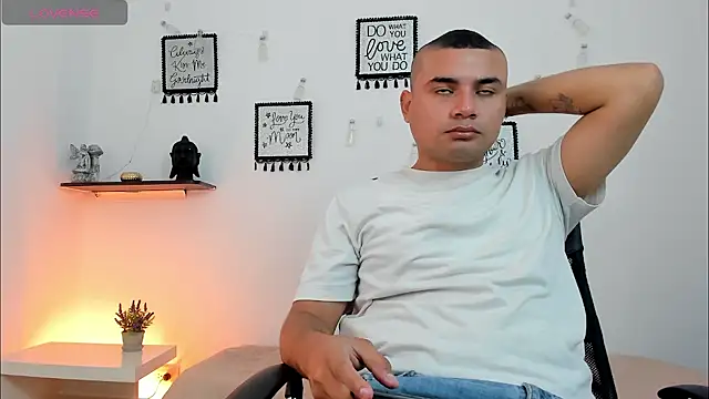 Snapshot of DamianBlazze chatting on 05.27.26 DamianBlazze online show from 05.27.26