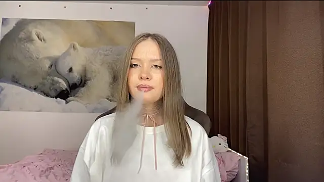Snapshot of StefiMoon chatting on 05.26.26 StefiMoon online show from 05.26.26