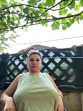 Snapshot of evaxxxcurvyxxx chatting on 05.27.26 evaxxxcurvyxxx online show from 05.27.26