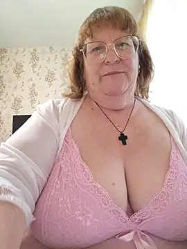 Snapshot of Sweet19-68 chatting on 06.11.26 Sweet19-68 online show from 06.11.26