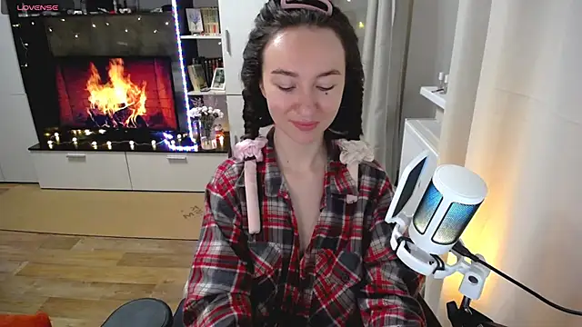 Snapshot of Maryana_Ro chatting on 05.04.26 Maryana Ro online show from 05.04.26