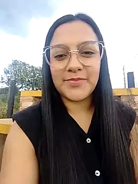 Snapshot of Sexy_nayra_outdoors_ chatting on 05.27.26 Sexy nayra outdoors online show from 05.27.26