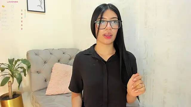 Snapshot of violet_rose_8 chatting on 05.27.26 violet rose 8 online show from 05.27.26